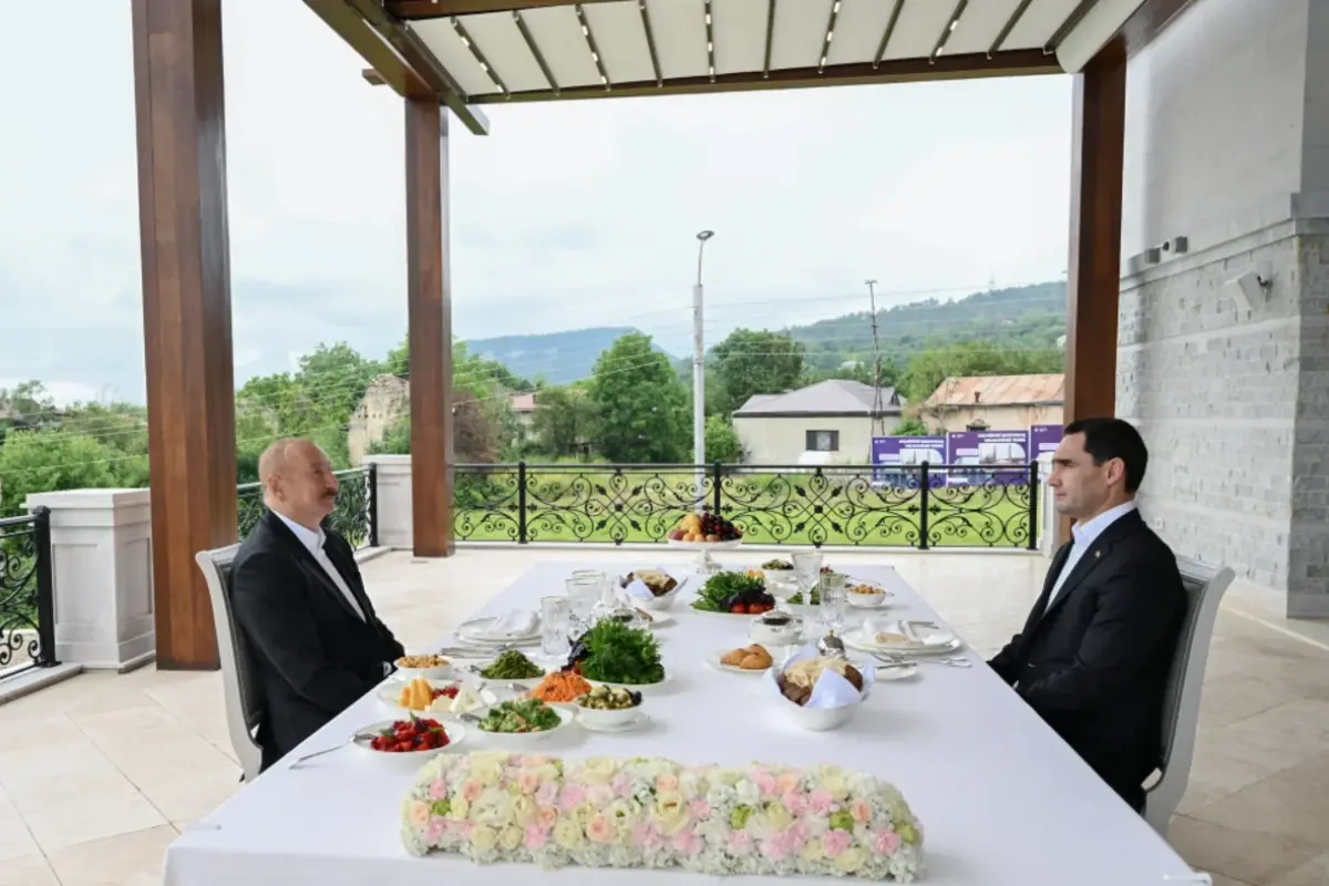 Prezidentlər Şuşada birgə nahar etdilər