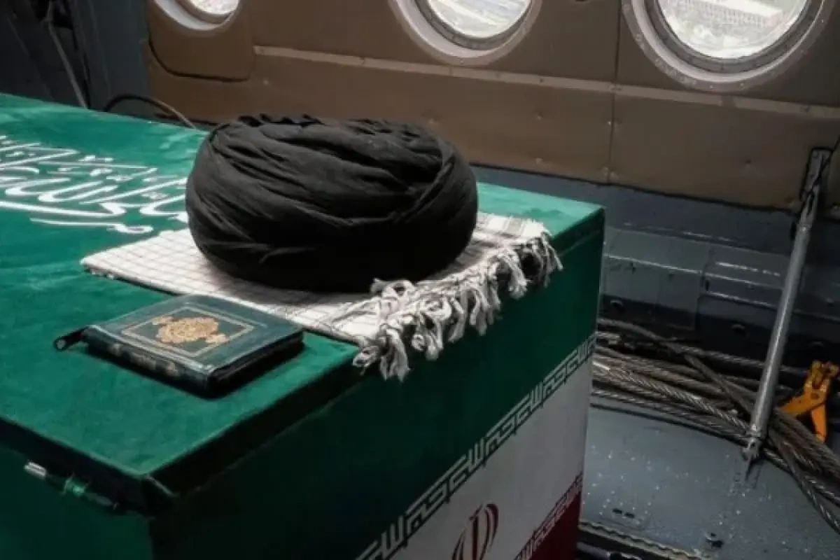 Xameneinin cənazəsi İraqa aparıldı