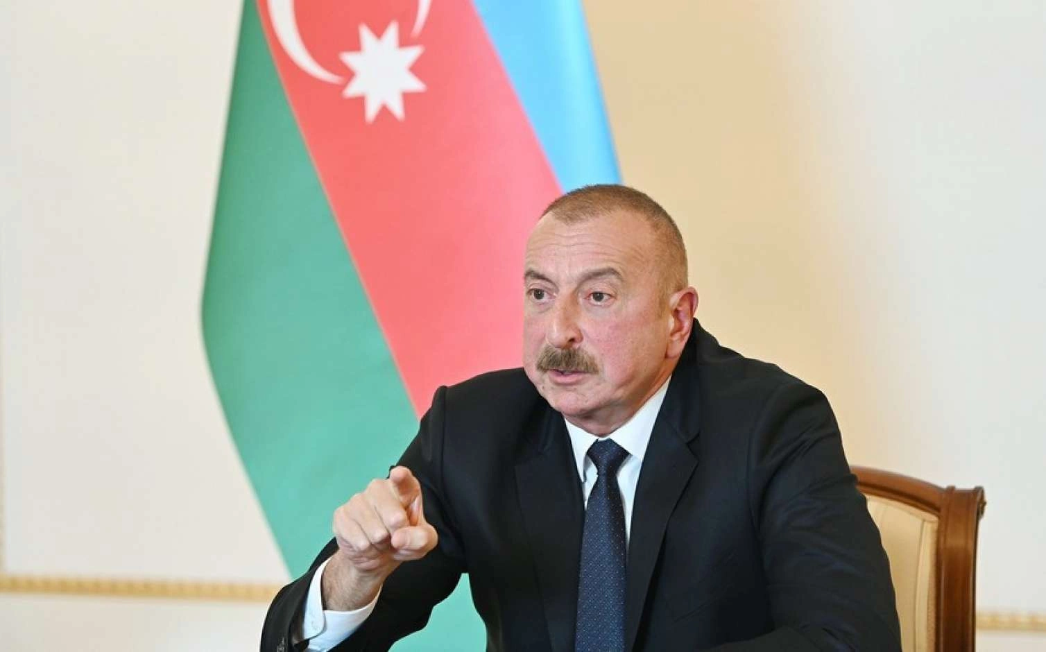 Prezident: “Odur ki, yenidən borc götürməyə başladıq”