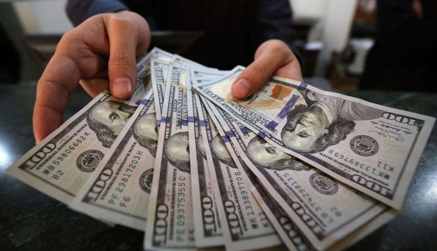 Dollar almaq istəyənlərin