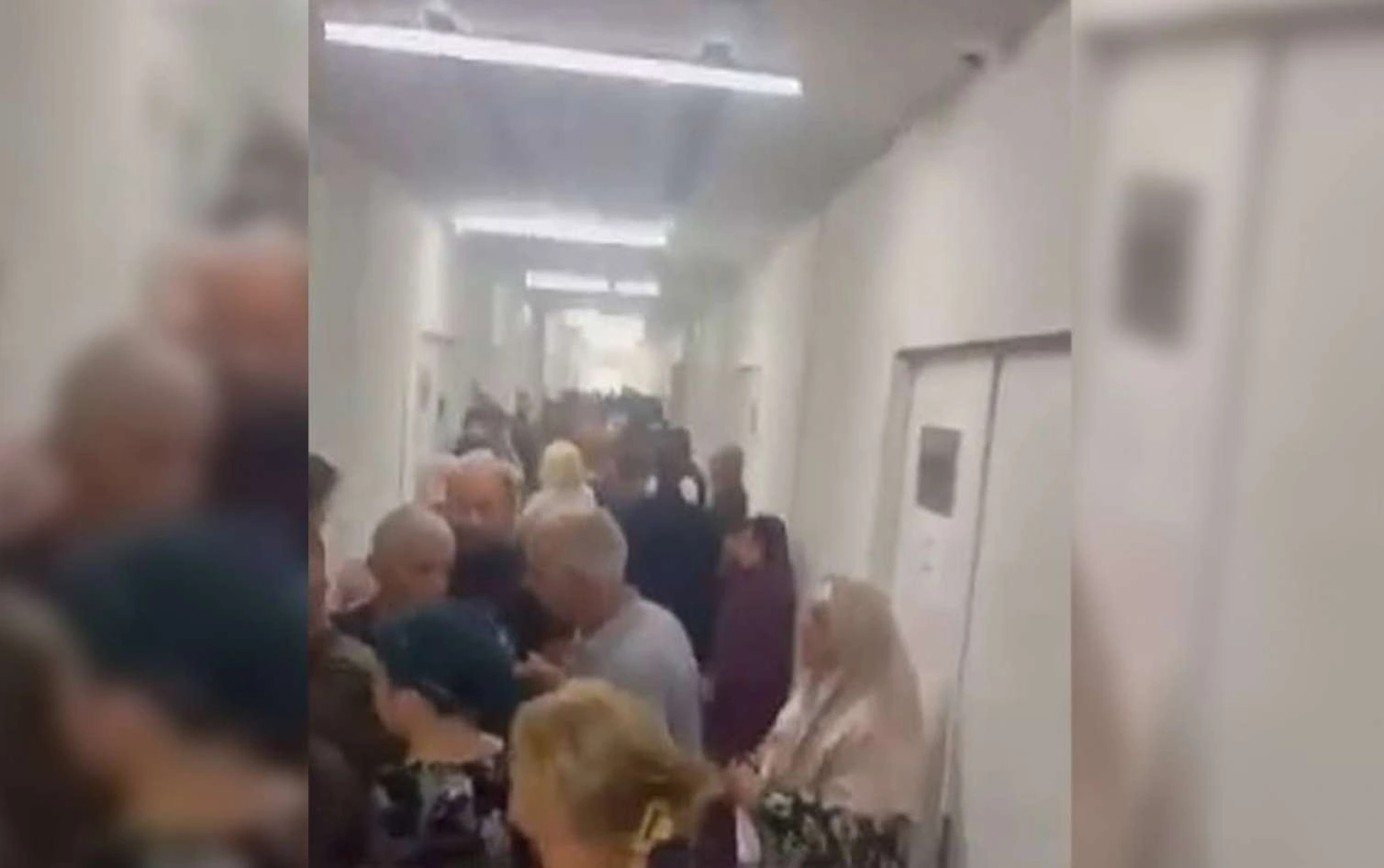“Xəstə insanlar ayaqüstə qalır, biabırçılıq...” - Saatlarla növbə gözləyirlər