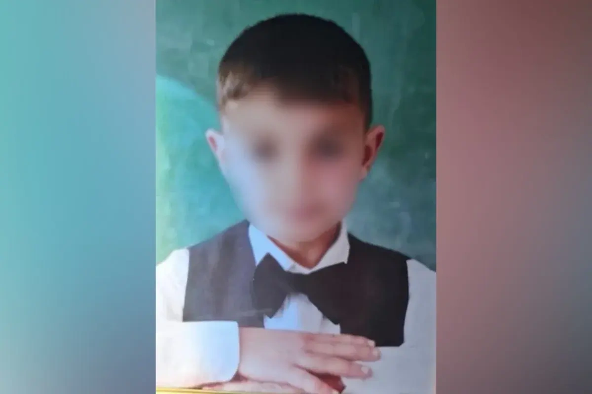Azərbaycanlı qadının qayçı ilə öldürdüyü 7 yaşlı oğlunun FOTOSU