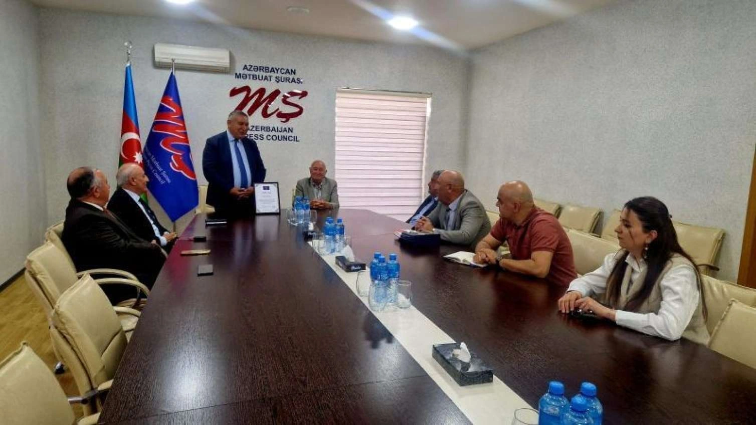 Mətbuat Şurasında veteran jurnalistin 80 illiyi ilə bağlı görüş keçirildi
