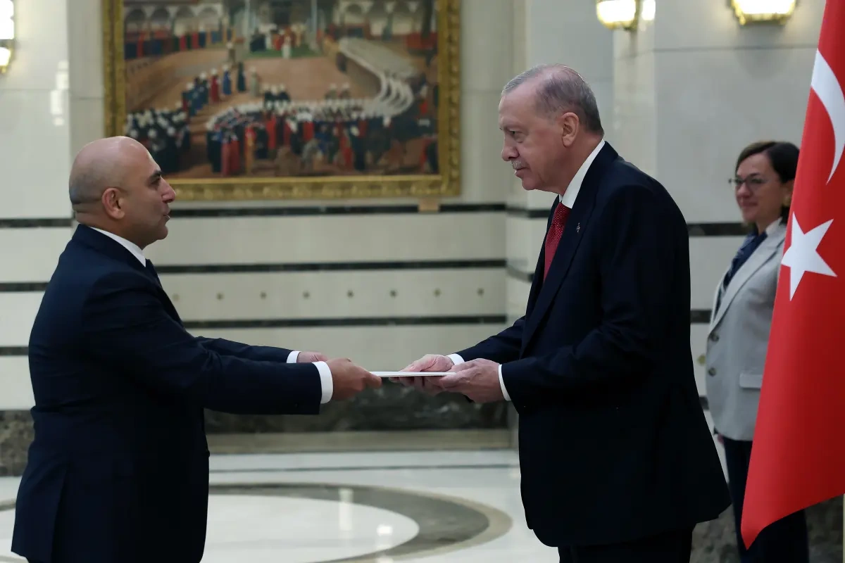Rəşad Aslanov etimadnaməsini Ərdoğana təqdim etdi