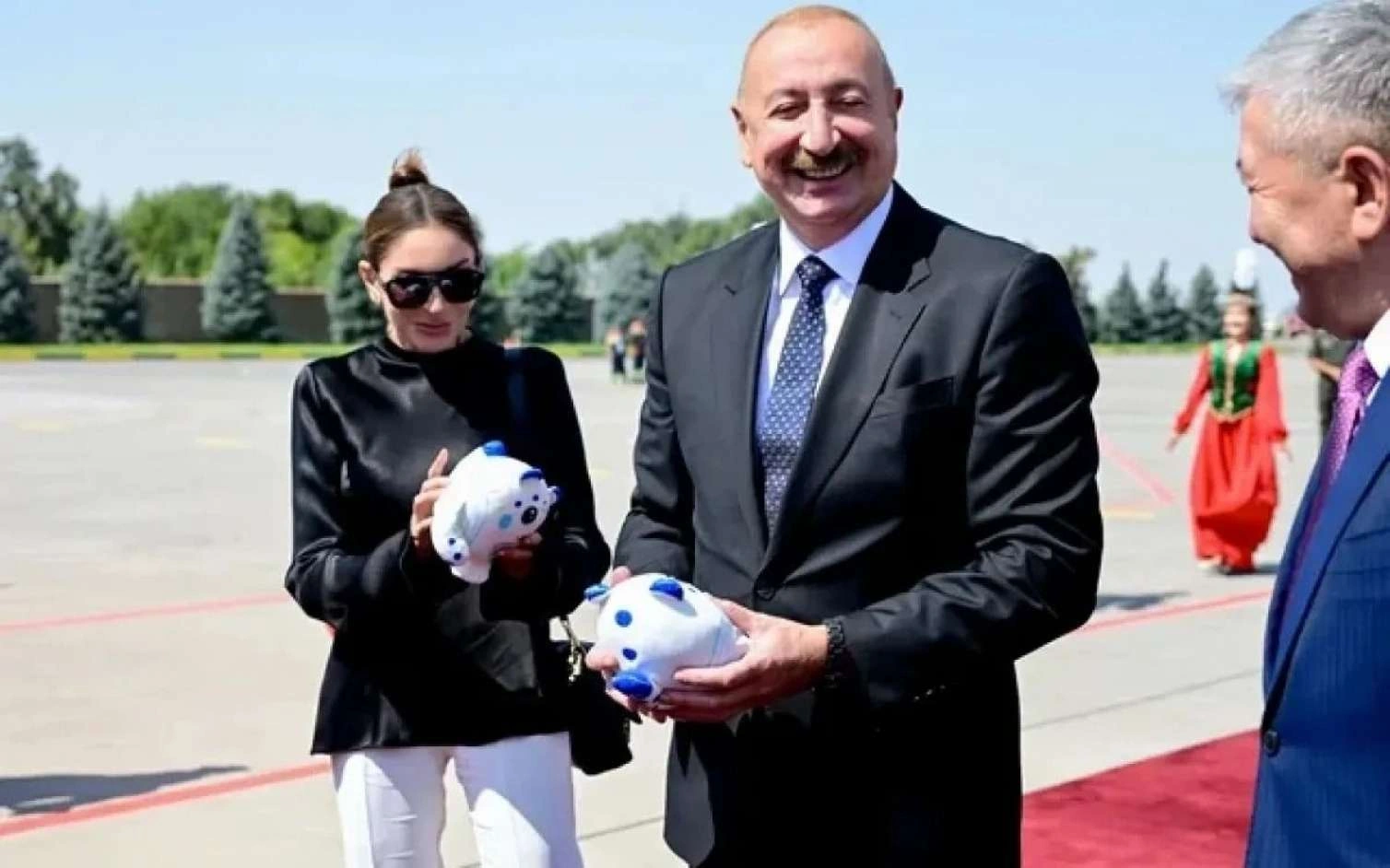 Prezident və birinci xanıma verilən