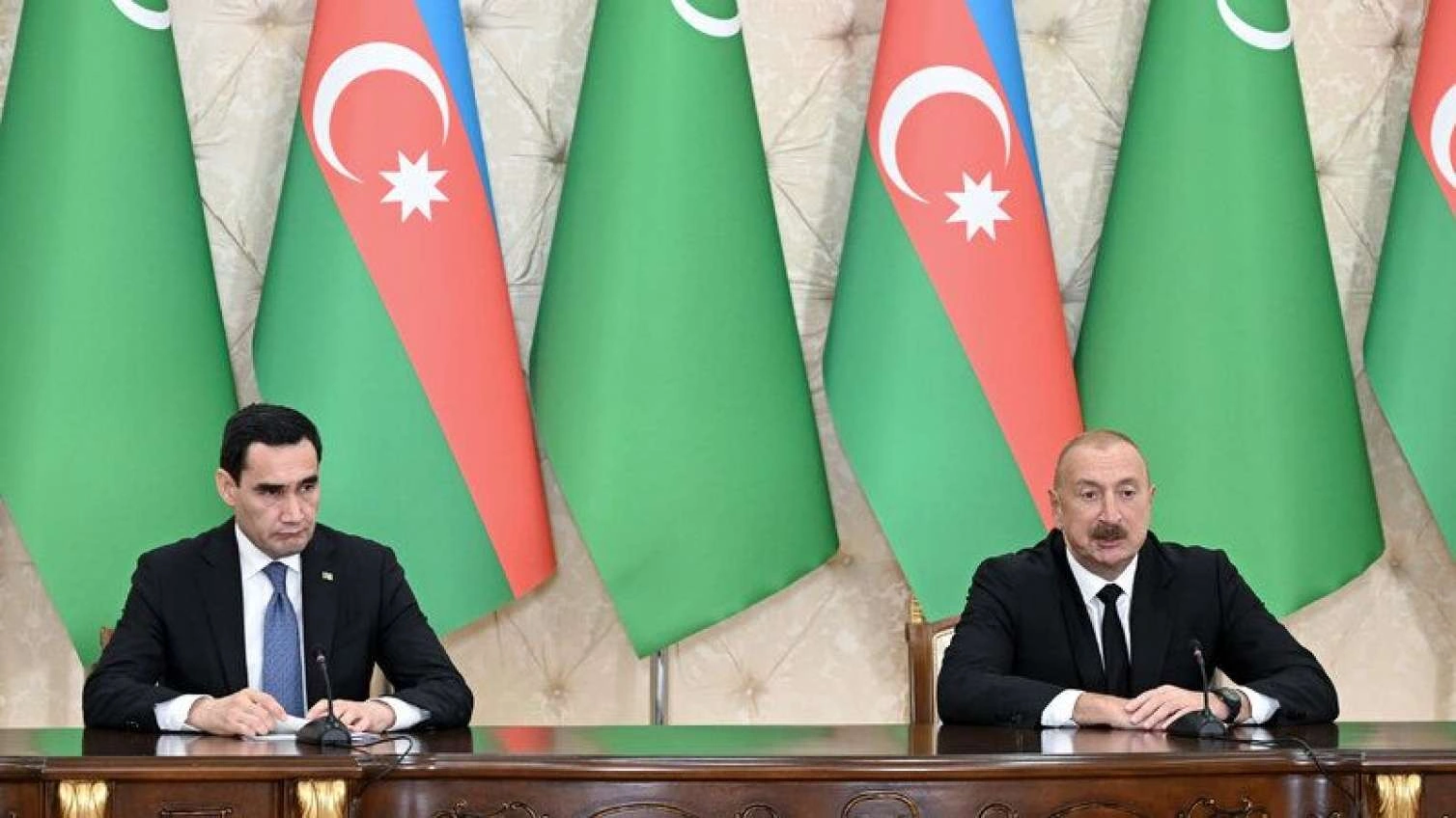 Prezidentlər mətbuata bəyanatlarla çıxış etdi