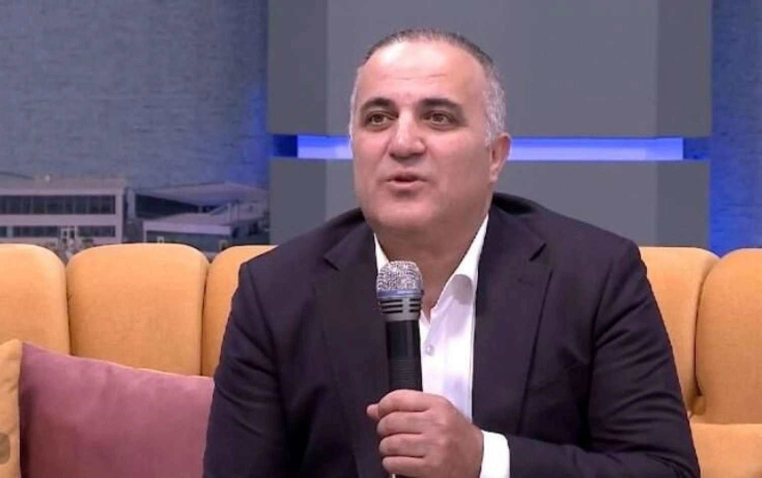 Müğənni işsizlikdən gileyləndi: “Müraciət etdim,