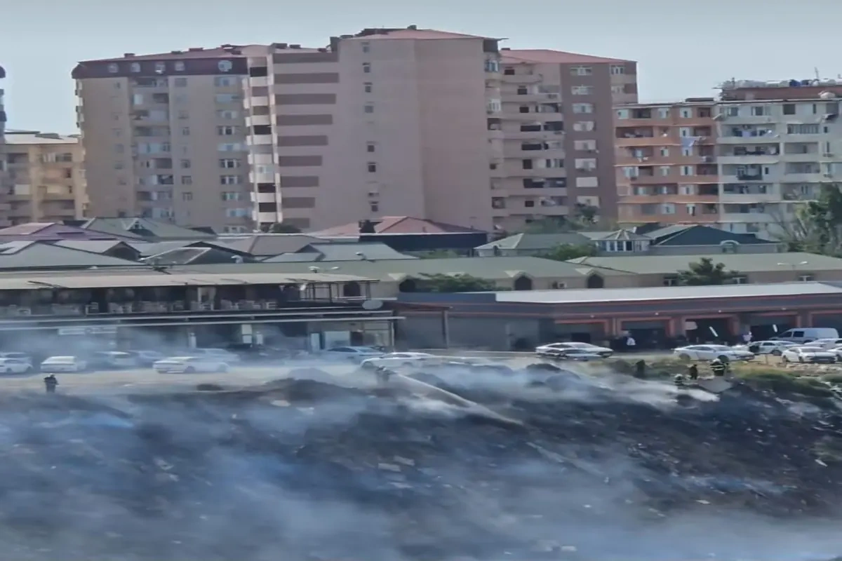 Bakıda açıq ərazidə yanğın başladı