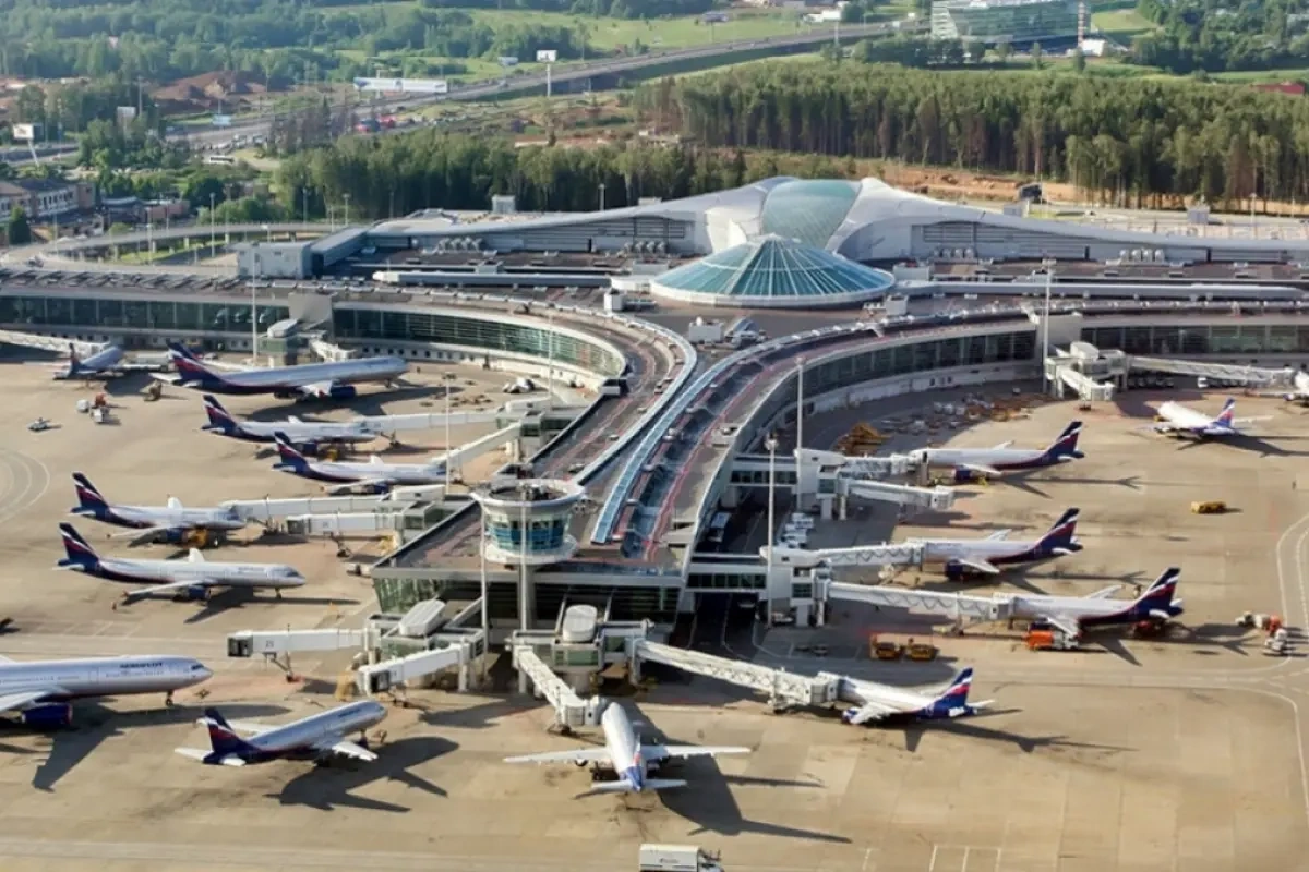 Moskvanın bütün aeroportlarında uçuşlar dayandırıldı