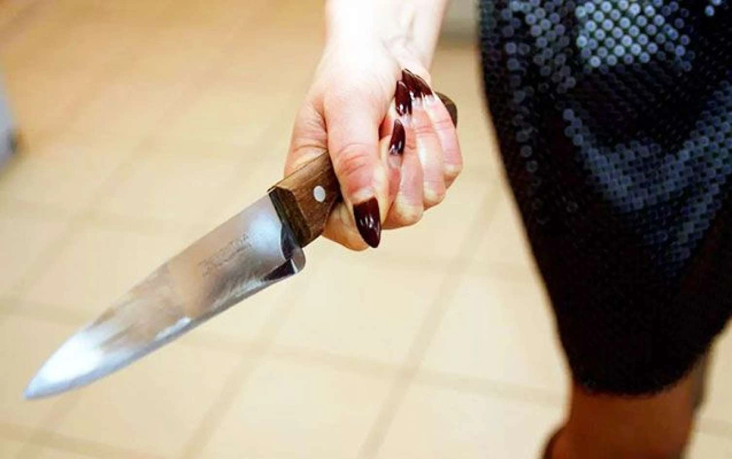 Rusiyada şagird müəllimə bıçaqla hücum etdi: 7 yaralı –