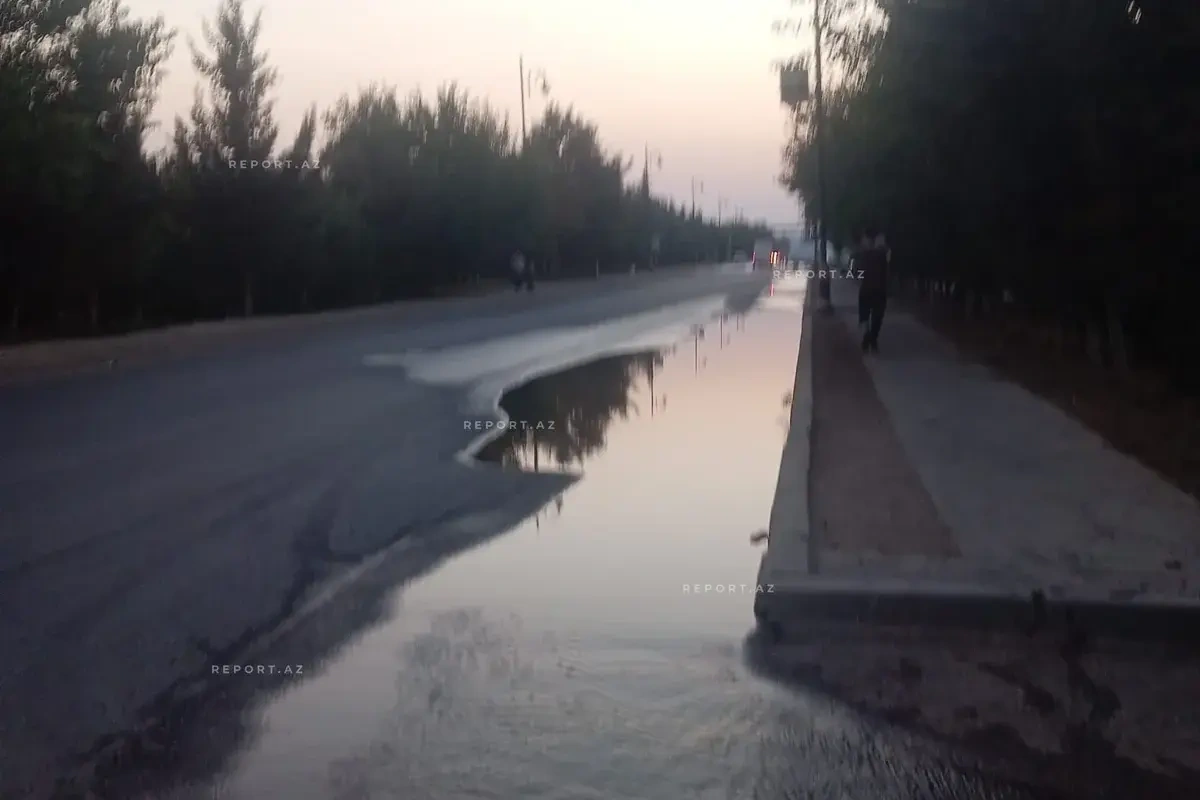 Cəlilabadda içməli su xəttində qəza oldu, yolu su basdı