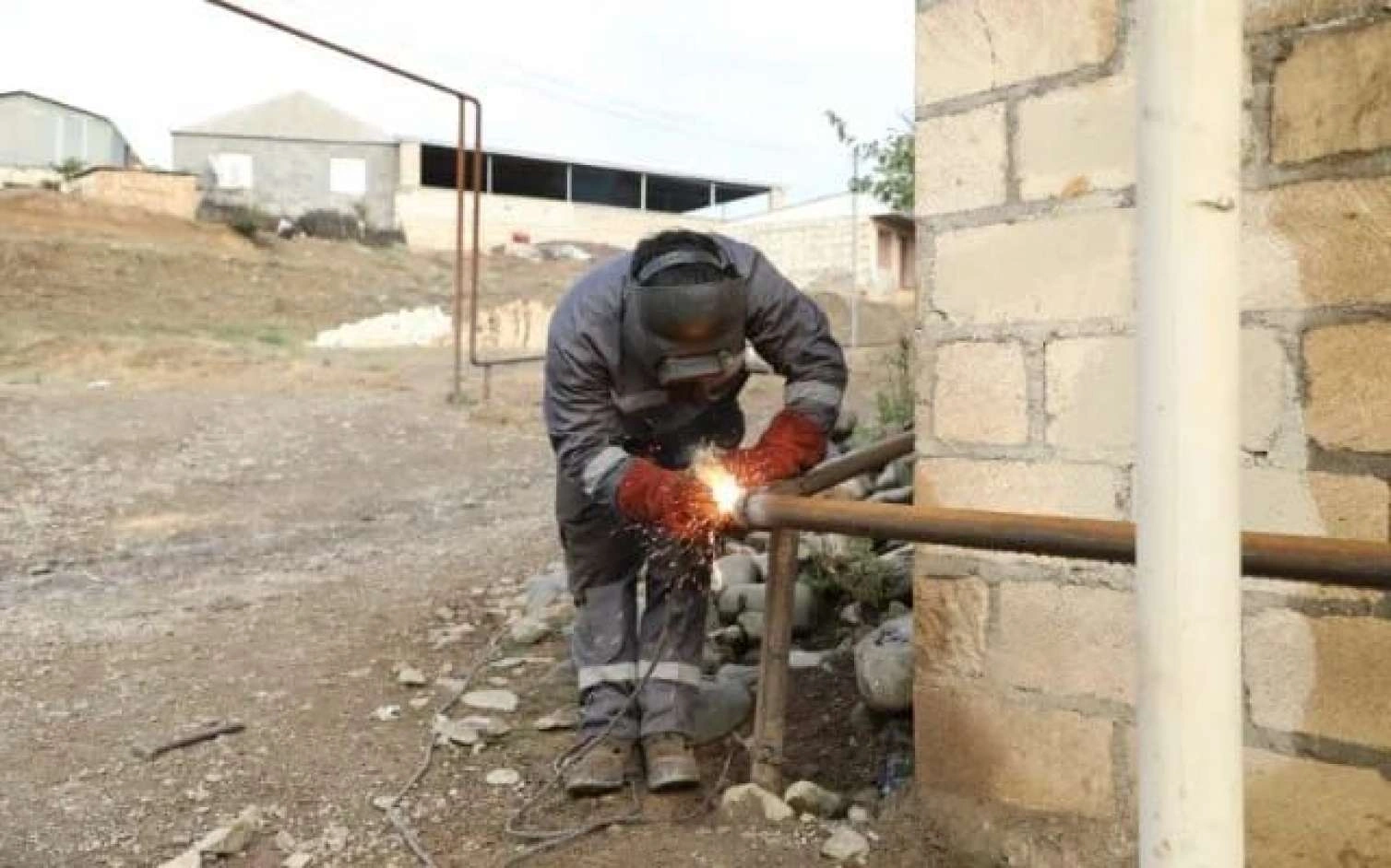 Daha bir yeni yaşayış massivi qazlaşdırılır