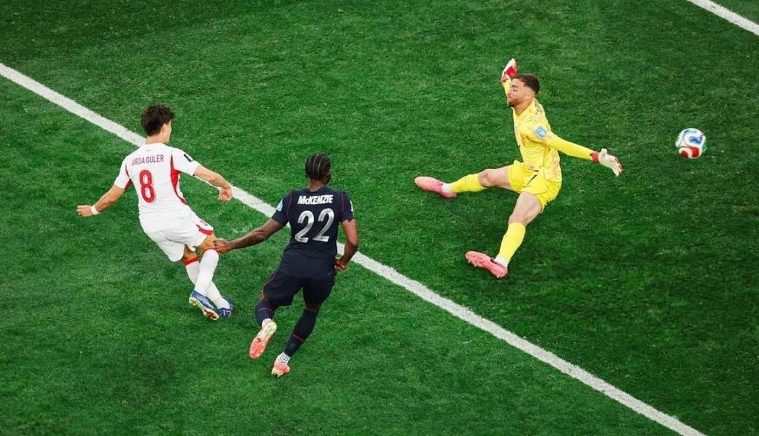 Arda Gülərdən gündəm "nutmeg" hərəkəti