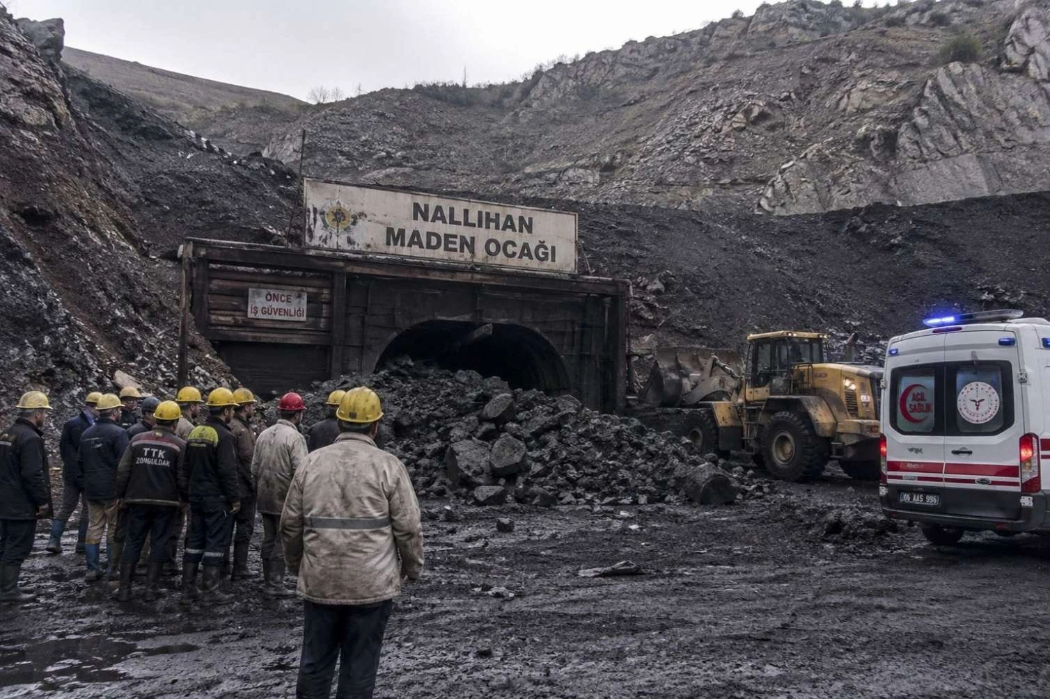 Ankarada mədən çökdü: Ölən və yaralananlar var