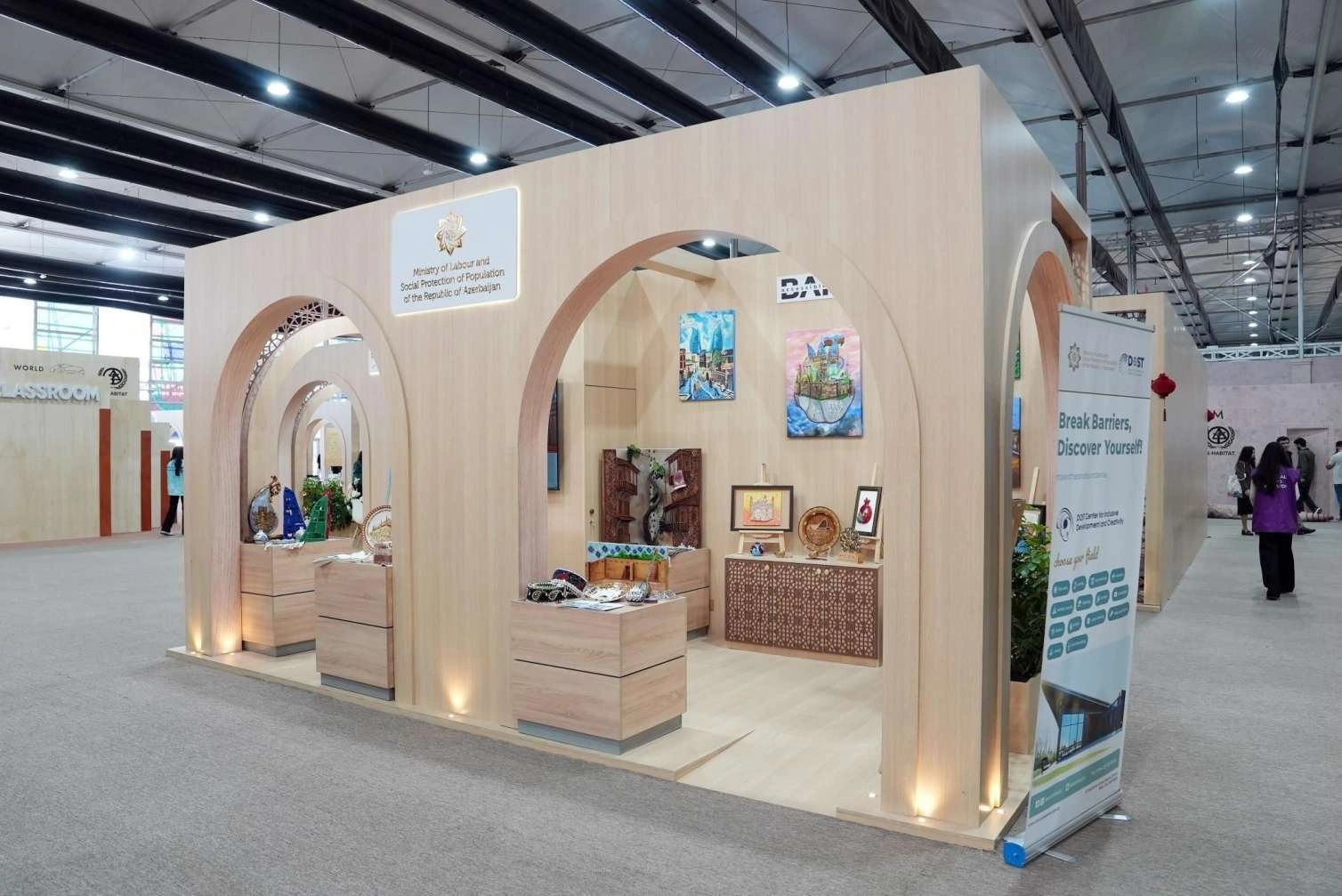 DOST İnklüziv İnkişaf və Yaradıcılıq Mərkəzi WUF13-ün “Urban Expo” sərgisində pavilyonla təmsil olunur