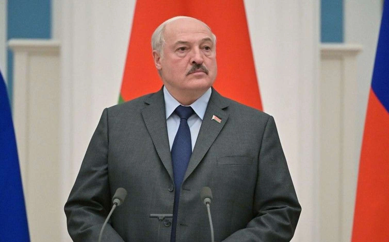 Лукашенко: Армию надо встряхнуть