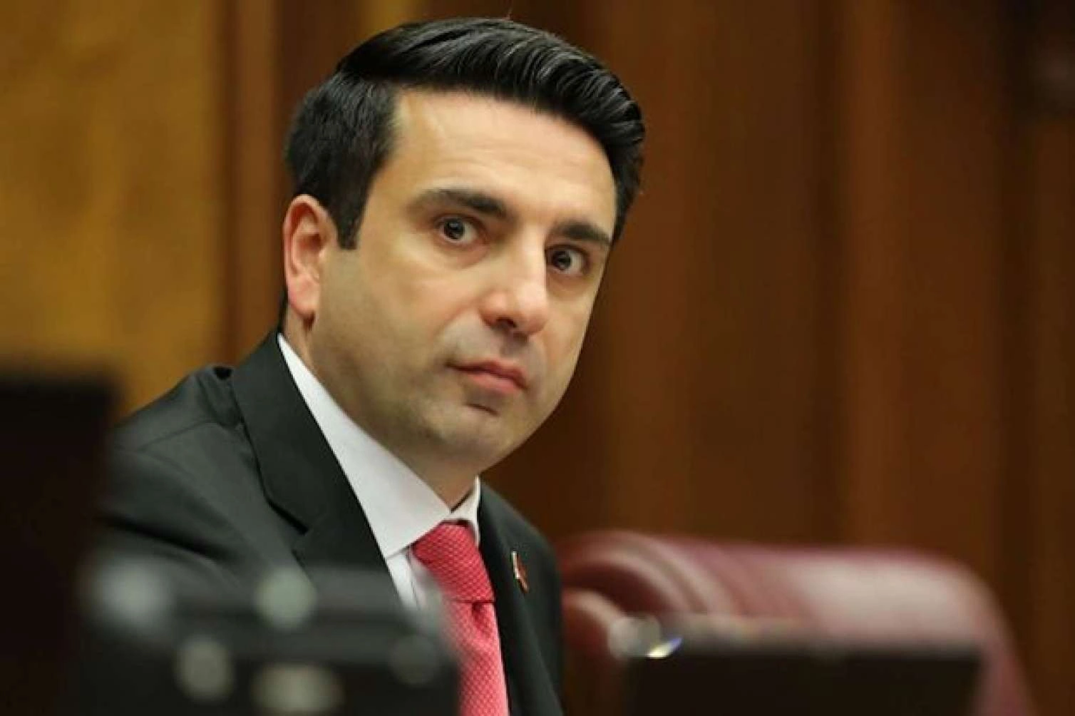 Paşinyan Alen Simonyan kimi siyasətçini niyə vurdu?