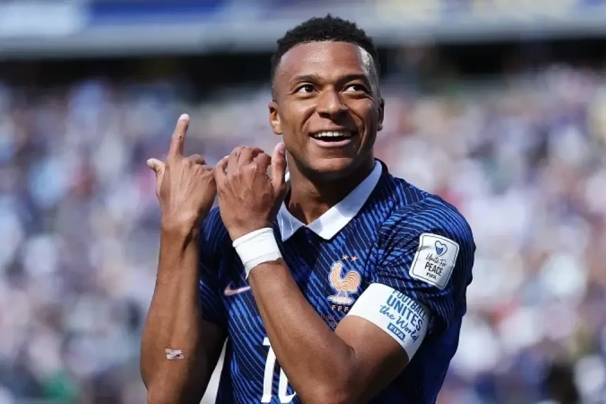 Mbappe: "Messinin nə etdiyinə baxmıram"