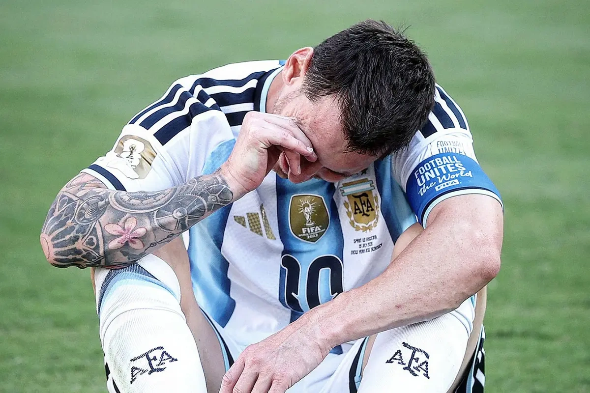 Messi məğlubiyyətdən sonra göz yaşlarını saxlaya bilmədi - VİDEO
