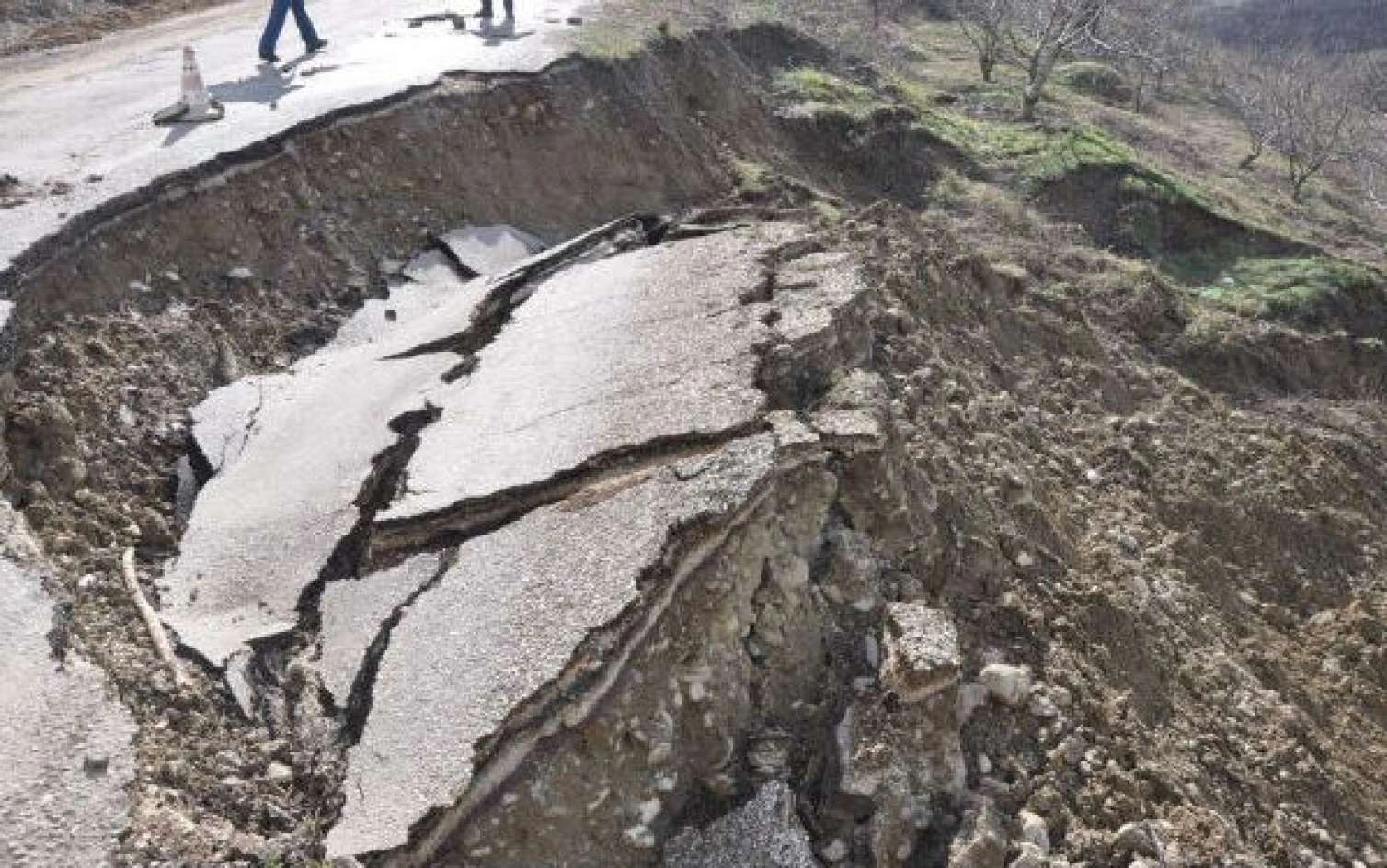 Qubada sürüşmə oldu