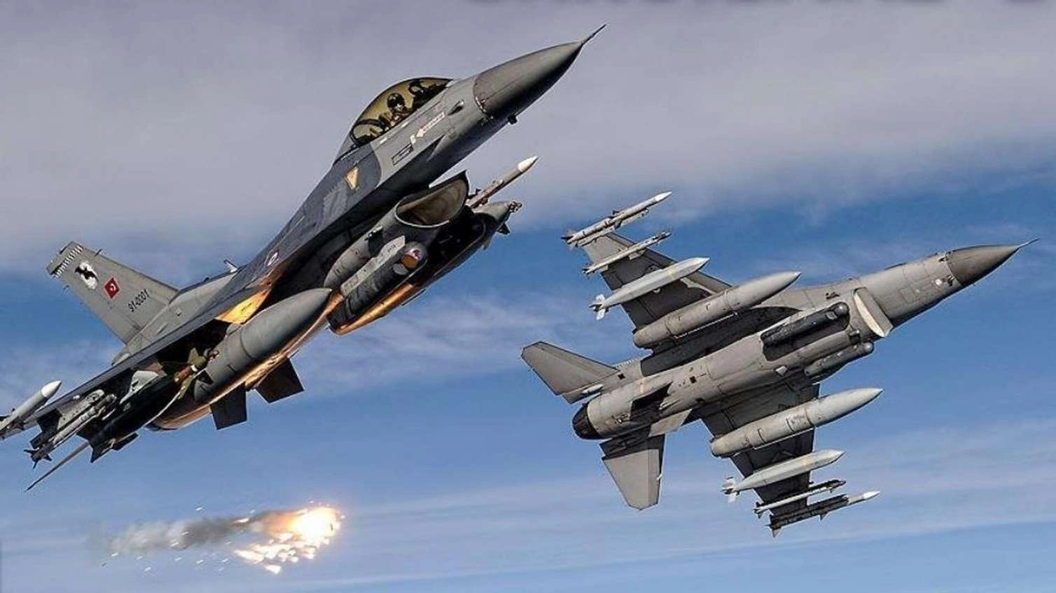 İranla savaş: ABŞ-ın 12 ədəd F16 qırıcısı Yaxın Şərqdə... - FOTO