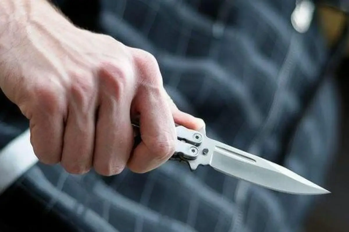 Bakıda 17 yaşlı oğul anasını bıçaqladı