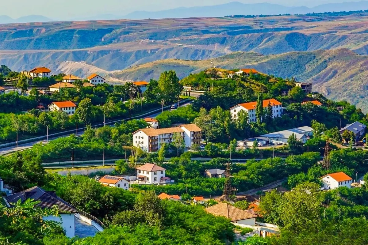 Laçında yeni yaşayış məhəllələri salınır