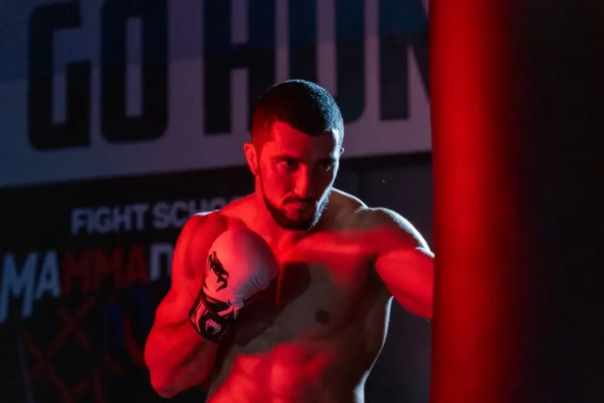 UFC: Fərman Həsənov ABŞ-dən olan rəqibinə qalib gəldi