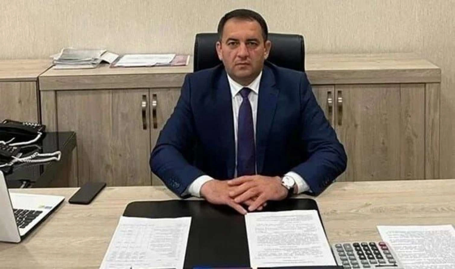 Bakıda bələdiyyə sədri bıçaqlandı, işçisi həbs olundu