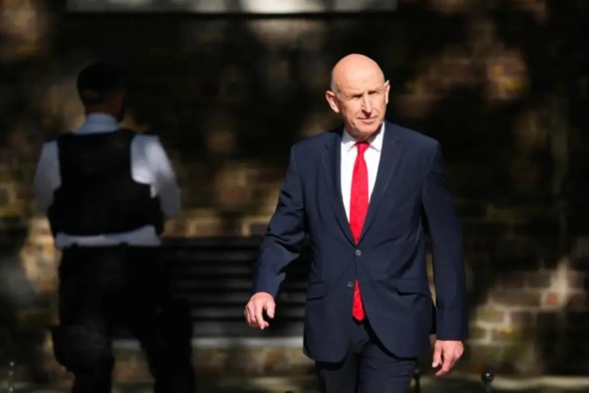 Britaniya hökumətində XİN və Maliyyə Nazirliyinə yeni rəhbərlər seçildi