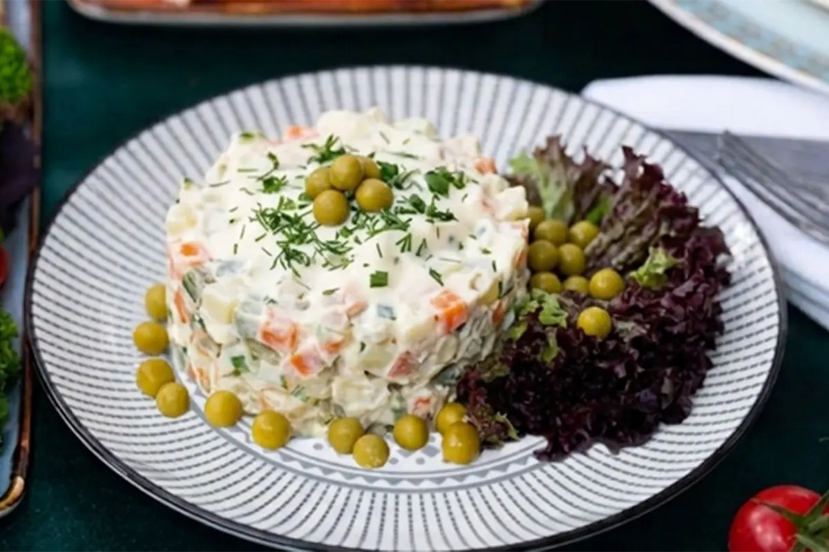 Şəmkirdə 11 nəfər salatdan zəhərləndi