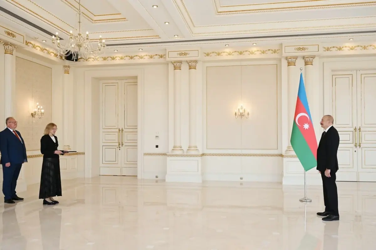 İlham Əliyev yeni səfiri qəbul etdi - FOTO