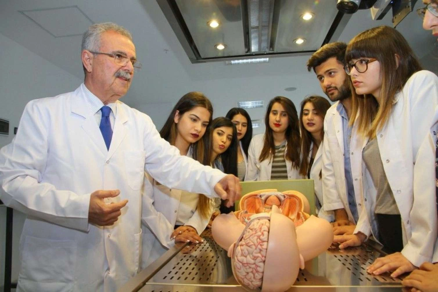 Türkiyədə çalışan azərbaycanlı həkimlərə ZƏRBƏ –