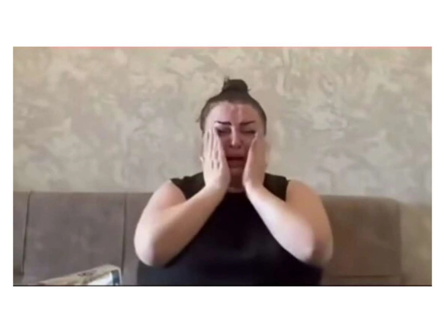 Xuraman Əlizadə canlı yayımda ağladı