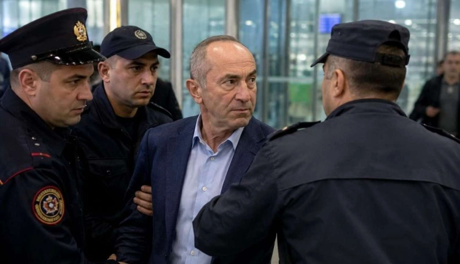 Köçəryanın evi mühasirəyə alındı