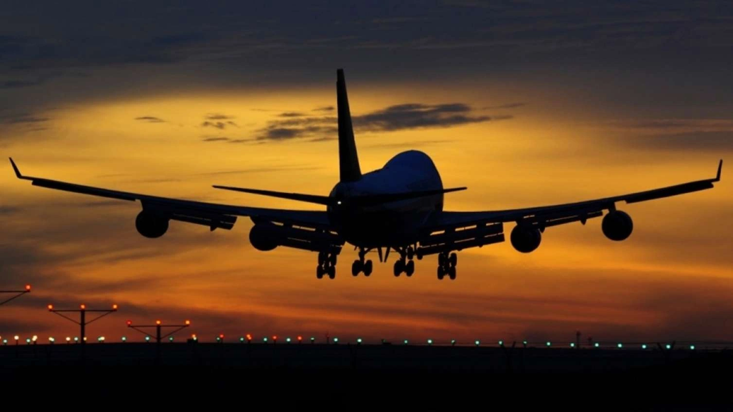 Moskvanın bütün aeroportlarında uçuşlar dayandırıldı