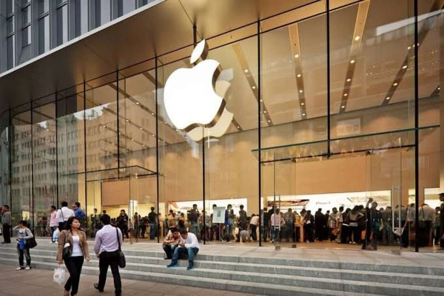 “Apple” yeni istehsal mərkəzi yaradır