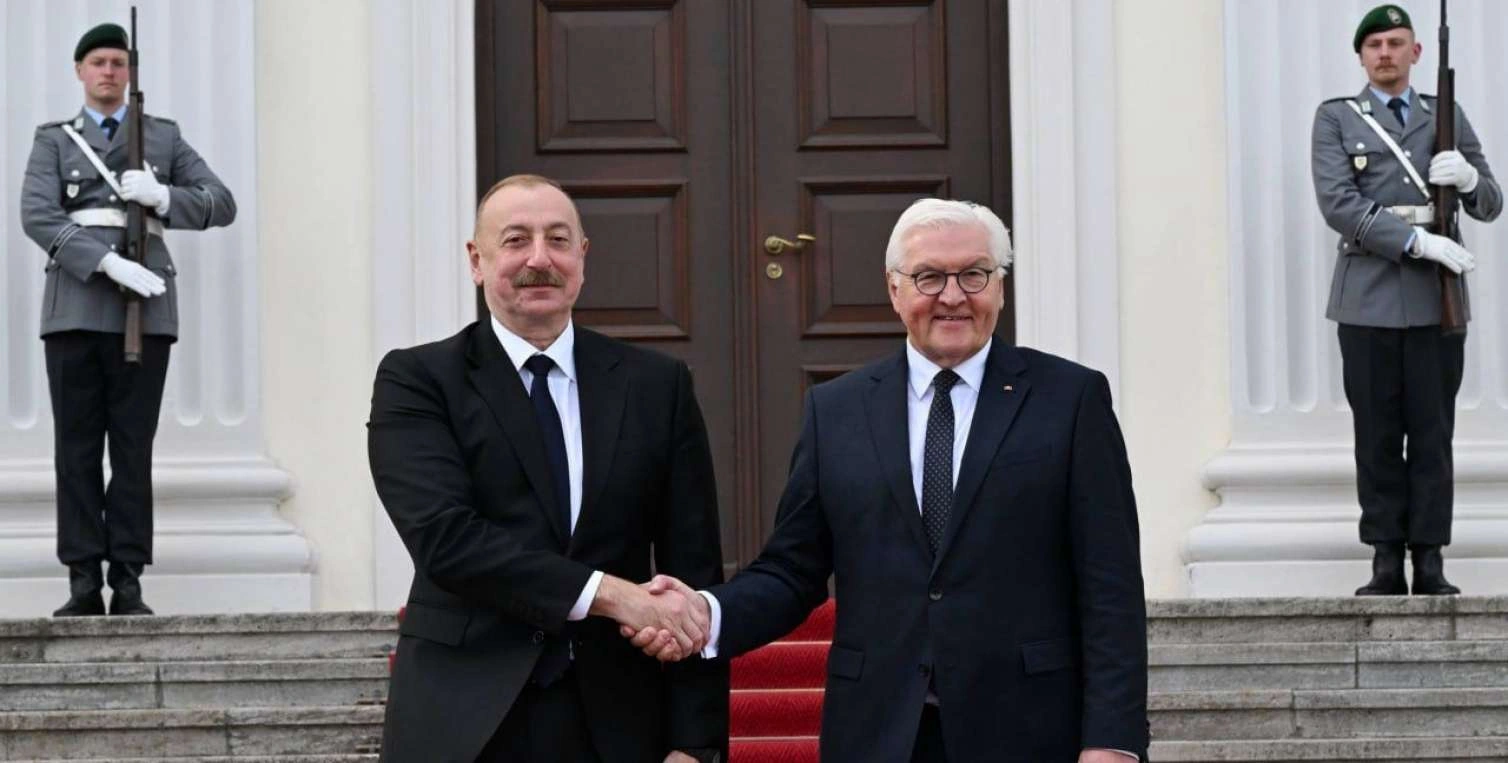 Prezidentlərin təkbətək görüşü keçirilir