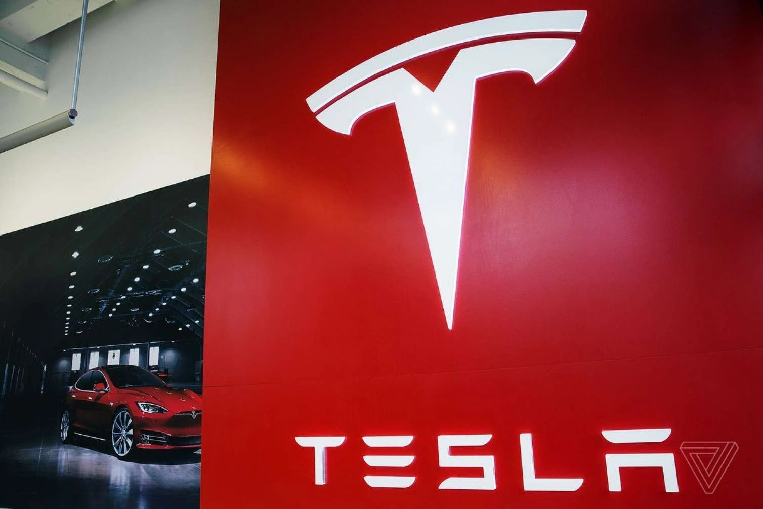“Tesla” süni intellektə milyardlar yatıracaq