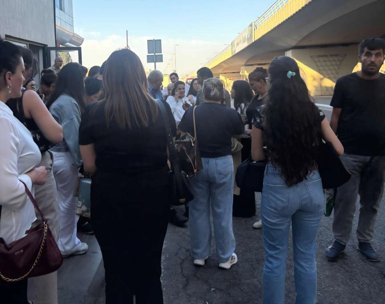 Bakıda avtobusda sıxlıq: 1 nəfər huşunu itirdi