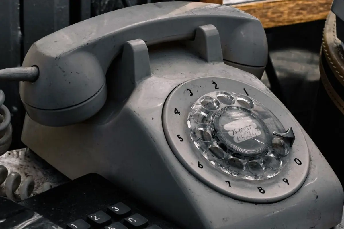 Telefonu açarkən niyə “alo” deyirik?