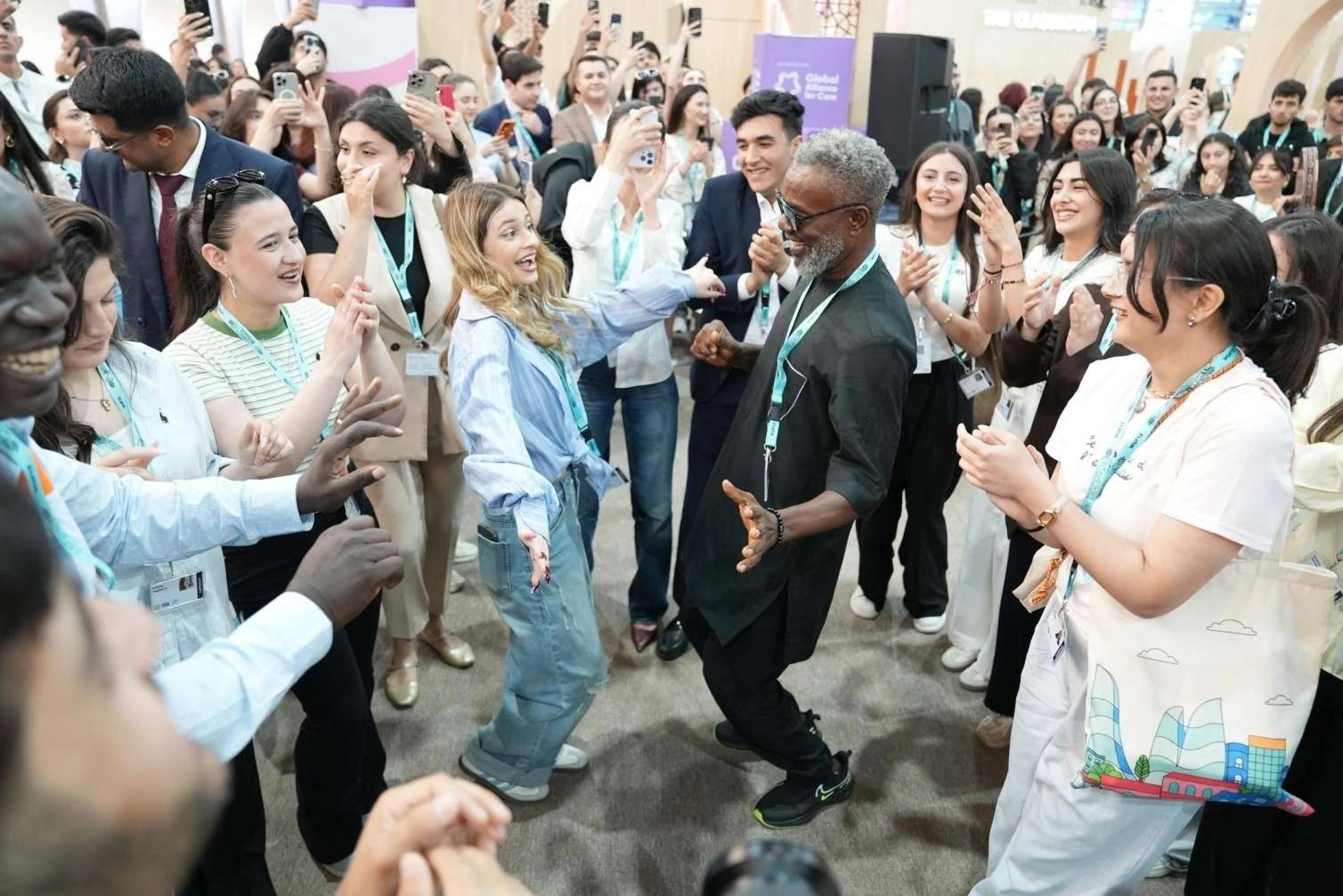 WUF13-də DOST İnklüziv İnkişaf və Yaradıcılıq Mərkəzinin bugünkü təqdimat və proqramları da maraqla qarşılandı