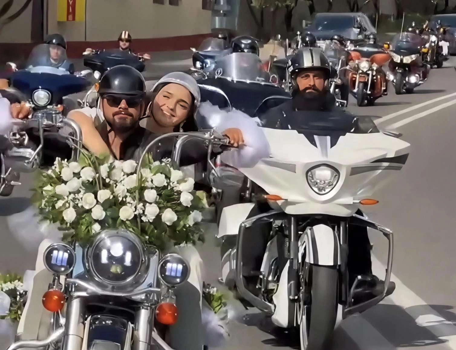 Bakıda qeyri-adi toy karvanı – Hər kəs motosikletlə gəldi