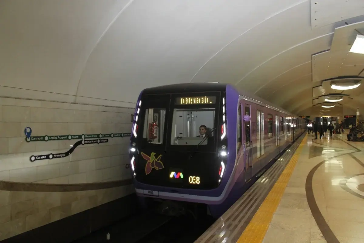 Bakı metrosunda sərnişin daşınması cüzi artıb