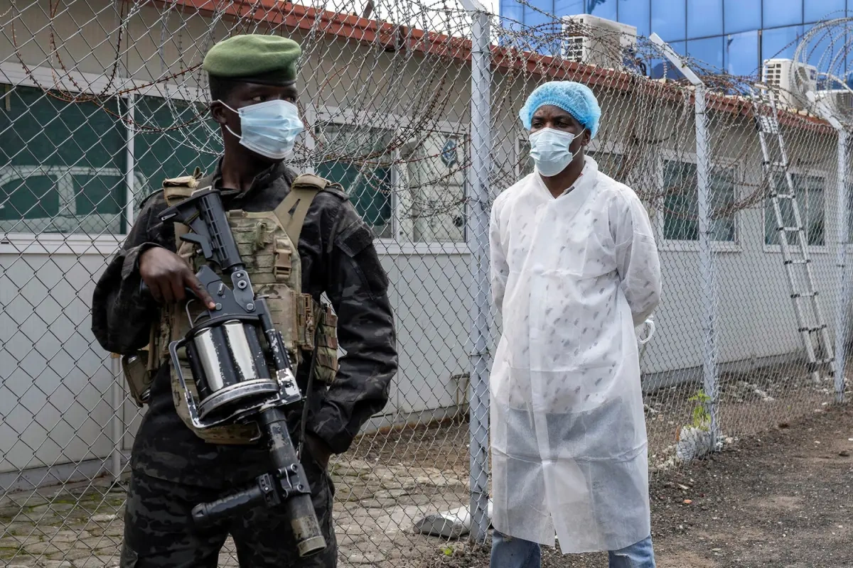 Ebolaya yoluxan 11 nəfər xəstəxanadan qaçdı - Axtarış başladı