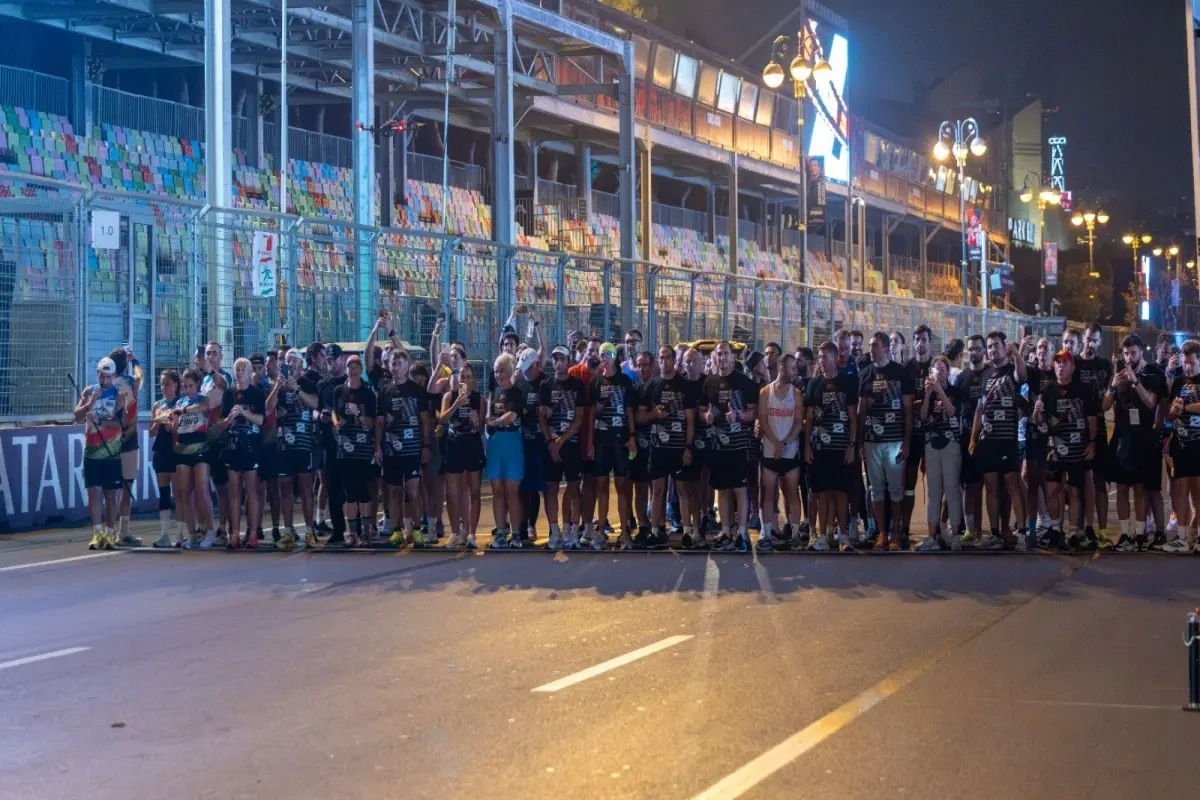 "Formula 1" trekində ilk kütləvi qaçış - Nazir də iştirak etdi - Fotolar