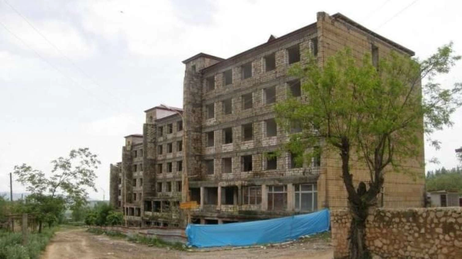 Şuşadakı üç qeyri-yaşayış binası ilə bağlı - QƏRAR