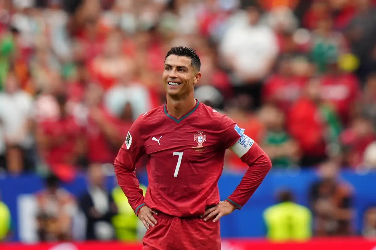Ronaldo rekorda imza atmasına belə reaksiya verdi