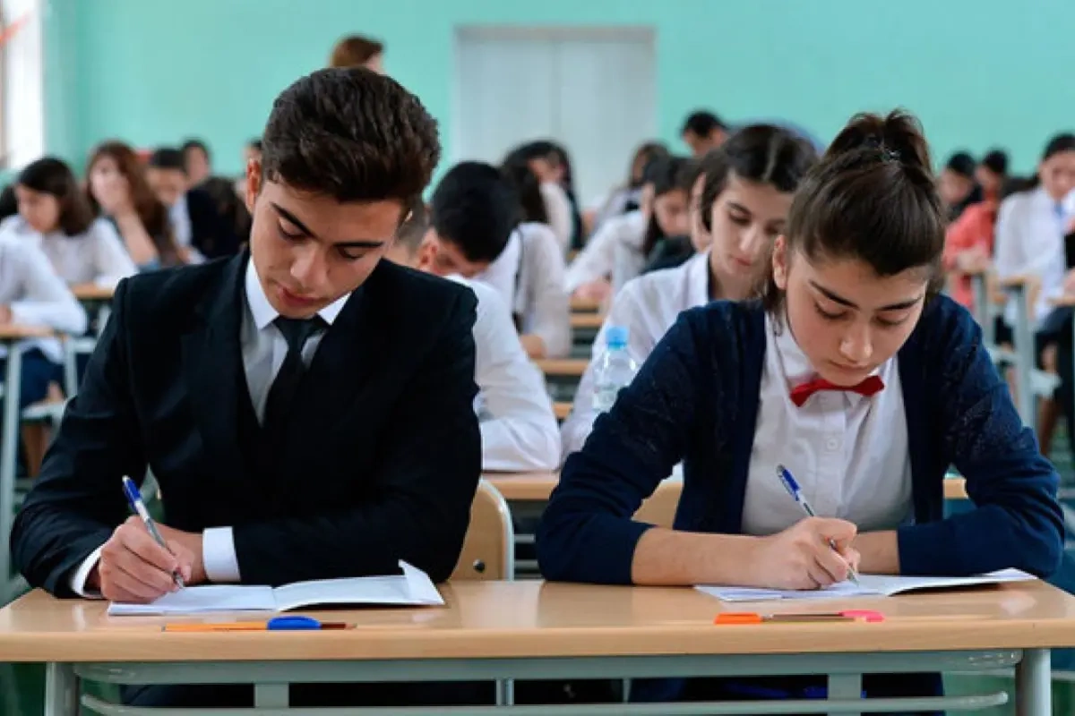 10-cu sinif şagirdləri yerdəyişmə başlandı