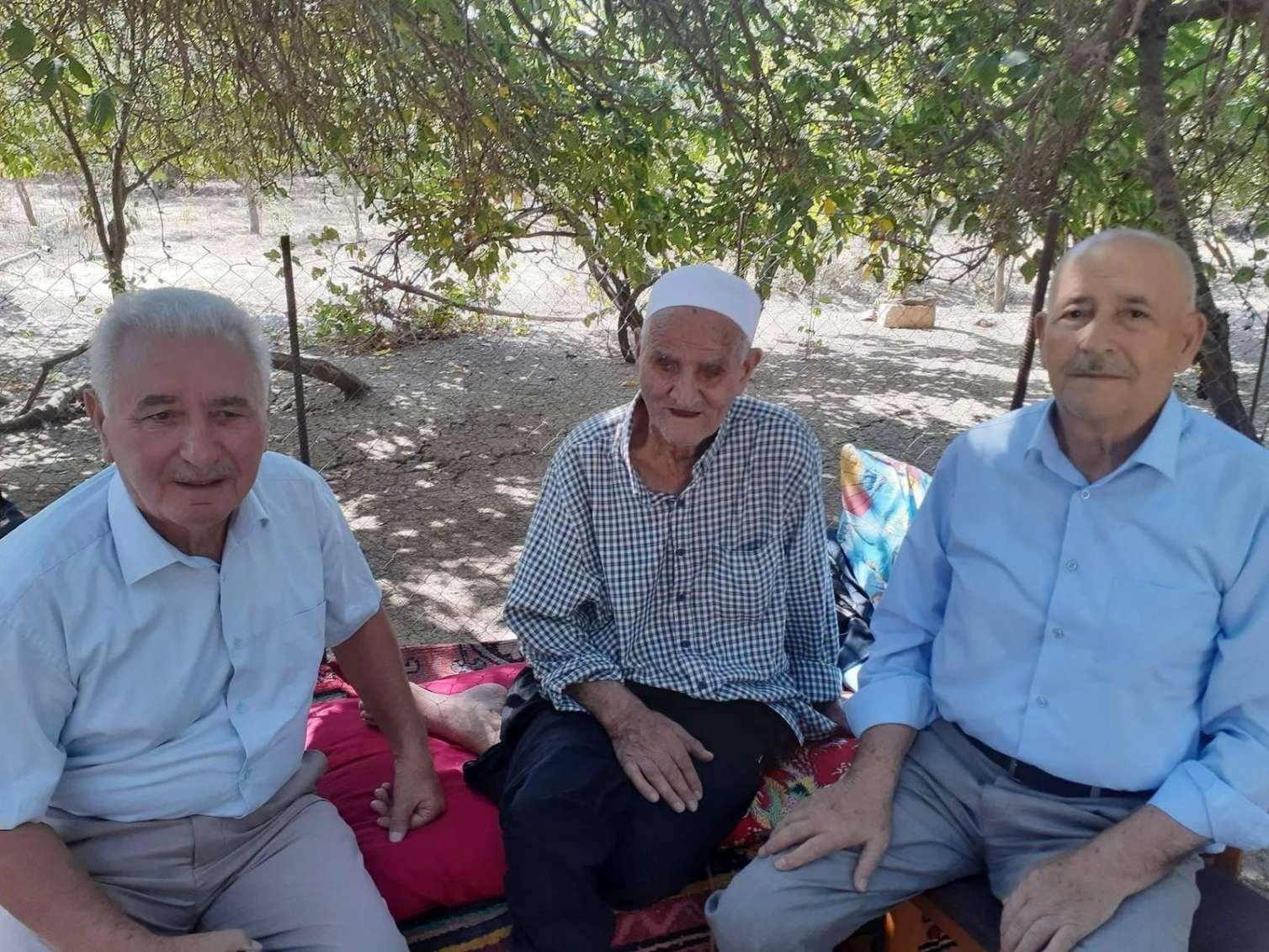 100 yaş, 10 övlad, 45 nəvə, onlarla nəticə və kötücələr…